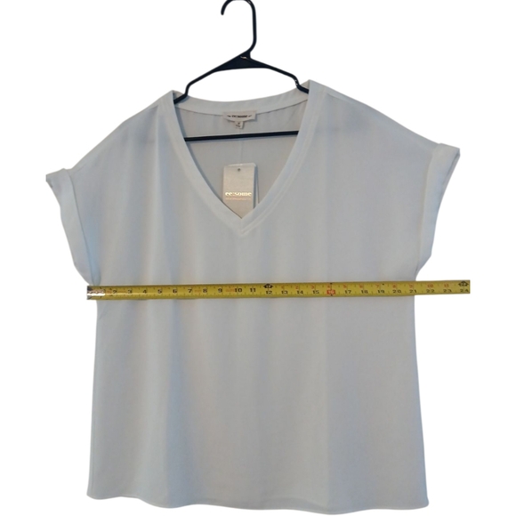 Eesome‎ Elegant White V-Neck Blouse Sz M - Picture 4 of 7